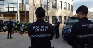 Agentes de la Policía Local intervienen 30 jilgueros sin anillado identificativo al conductor de un vehículo sin acreditación de criador