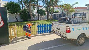 Parques y Jardines realiza trabajos de mantenimiento en todos los centros educativos del municipio