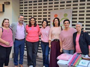 El alcalde participa en la mesa informativa de Apron con motivo del Día Mundial Contra el Cáncer de Mama