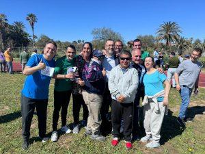 El alcalde visita las II Olimpiadas Inter-Centros de Asansull celebradas en la pista municipal de atletismo