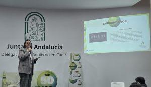 El alcalde felicita a la empresa linense Etikal Consulting por su designación como finalista en los Premios Emprendemos TOP50 2026