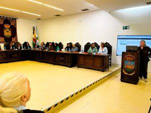 El pleno constituye las 77 mesas electorales del municipio para los comicios al Parlamento de Andalucía