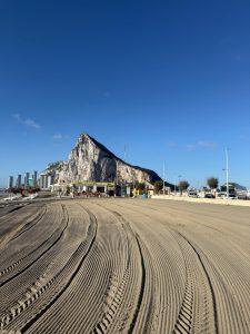 El plan de adecuación del litoral linense extiende las limpiezas de choque a Santa Bárbara, Alcaidesa y Sobrevela