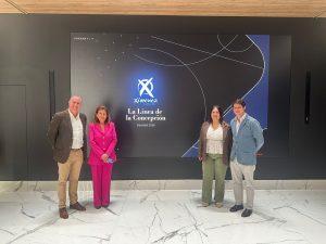 Las concejalas de Fiestas e Infraestructuras visitan Iluminaciones Ximénez para seleccionar los motivos ornamentales de la próxima Velada y Fiestas