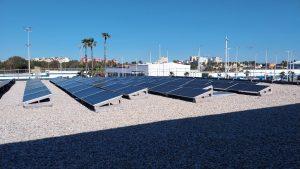 El Ayuntamiento avanza en la instalación de placas solares en edificios municipales para reducir la huella de carbono y el gasto energético