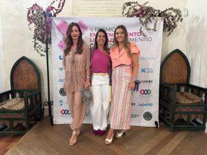 Zuleica Molina felicita a las linenses Begoña Arana y Maral Rios tras ser galardonadas en los V Premios de Emprendimiento y Liderazgo Femenino