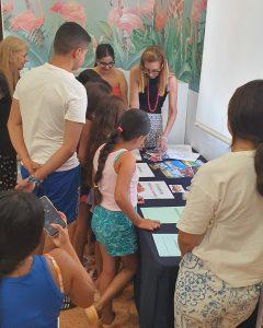 La biblioteca municipal “José Riquelme”, protagonista de un taller de creación literaria con menores del campamento de verano de Nakera Romí