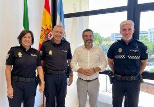 El alcalde despide al comisario jefe de Algeciras, Francisco Javier López Matesanz, ante su próximo cambio de destino