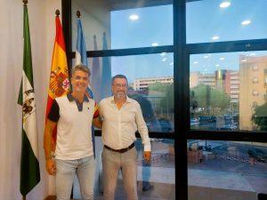 El alcalde recibe a Nacho González que formará parte de la Selección Española de Pádel en el Mundial de Buenos Aires