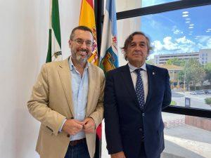 El alcalde recibe a Manuel Ignacio Castaño, director del Instituto de Estadística y Cartografía de Andalucía