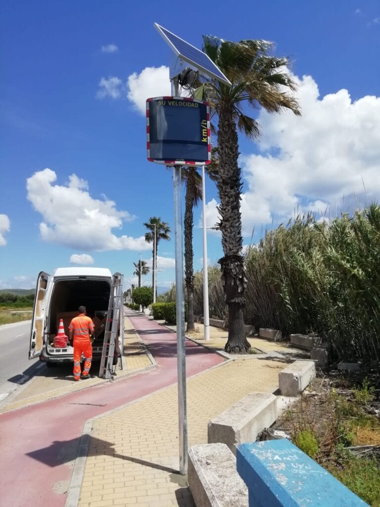 Nuevos radares informativos de velocidad 3 Radar pedagogico Sobrevela